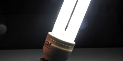 Bandeira amarela segue em setembro e aumenta conta de luz em R$ 1,885/100 kWh