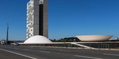 Comissão remarca para 1º votação sobre isenção de imposto em remessas até US$50