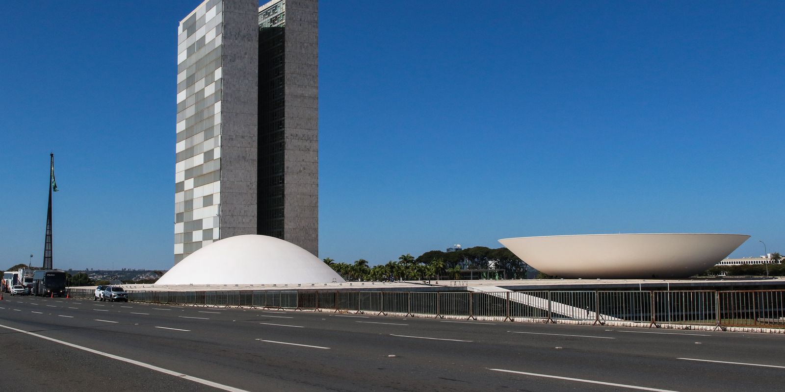 Comissão remarca para 1º votação sobre isenção de imposto em remessas até US$50