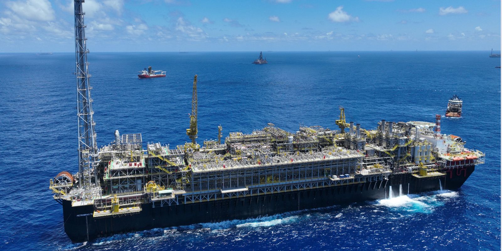 Justiça Federal suspende 12% de imposto sobre exportação de petróleo
