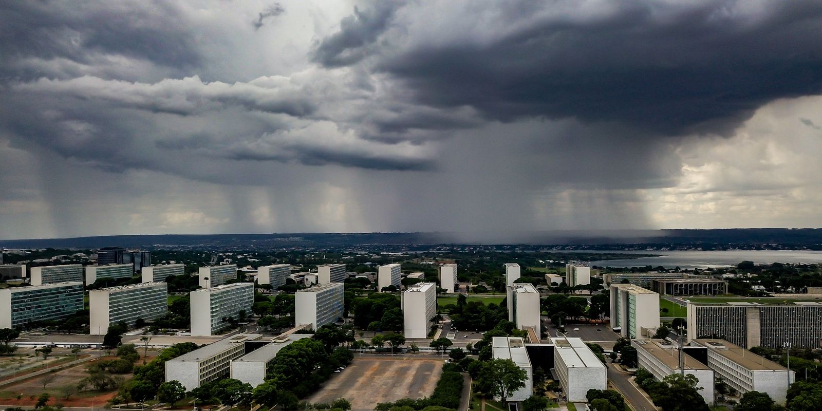 Orçamento 2027 impõe limite a reajustes reais dos servidores