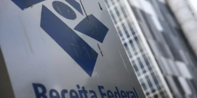 Receita libera R$1,24 bi e paga 521.935 restituições do IR 2026