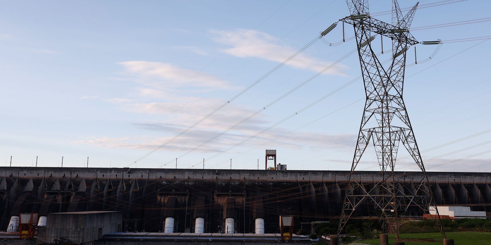 Aneel zera taxa extra na conta de energia a partir de outubro
