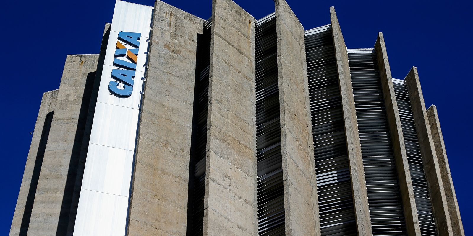 Caixa libera parcelamento de pagamentos e transferências por Pix