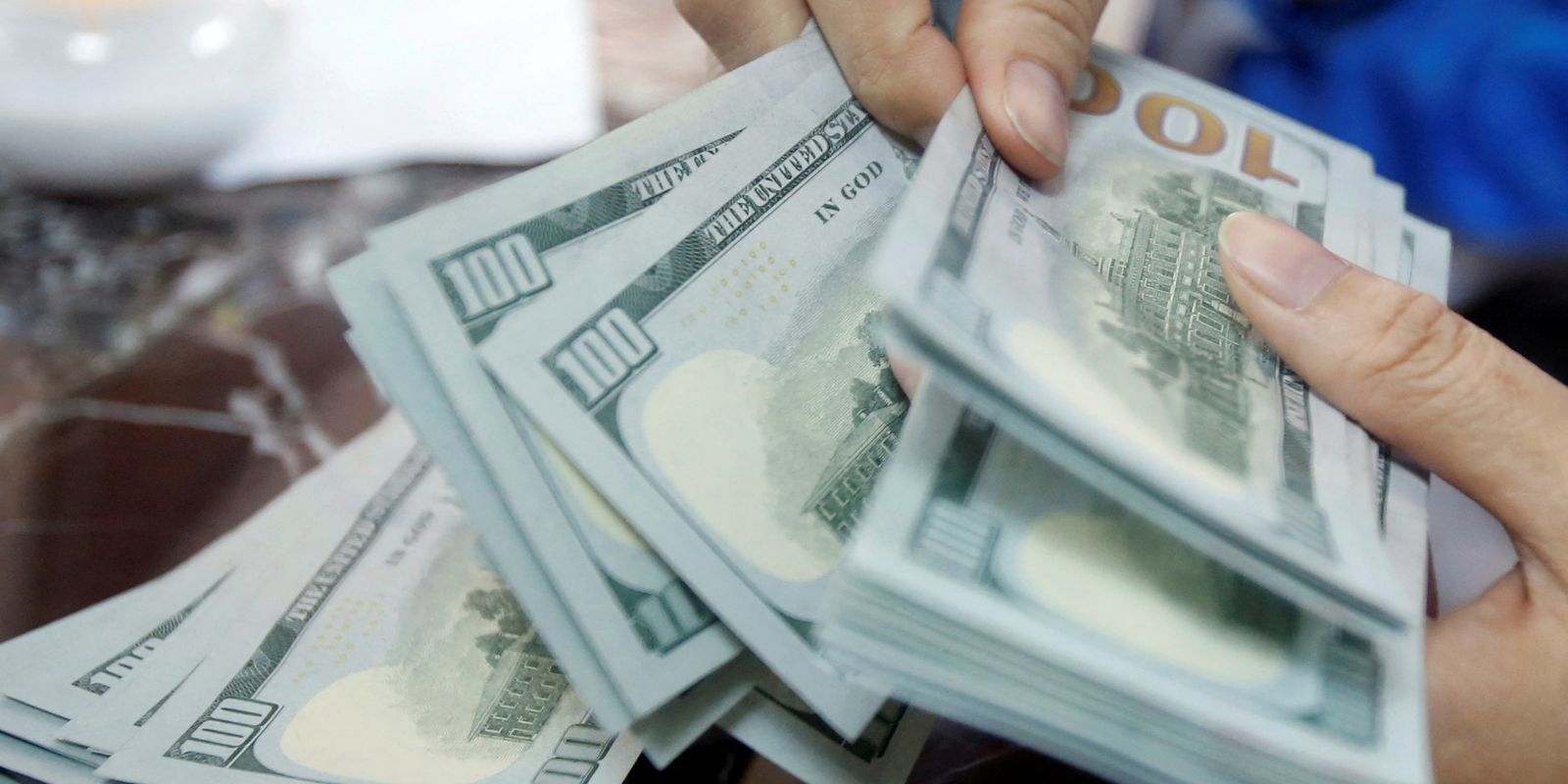 Dólar avança a R$ 5,15 e puxa Ibovespa para queda