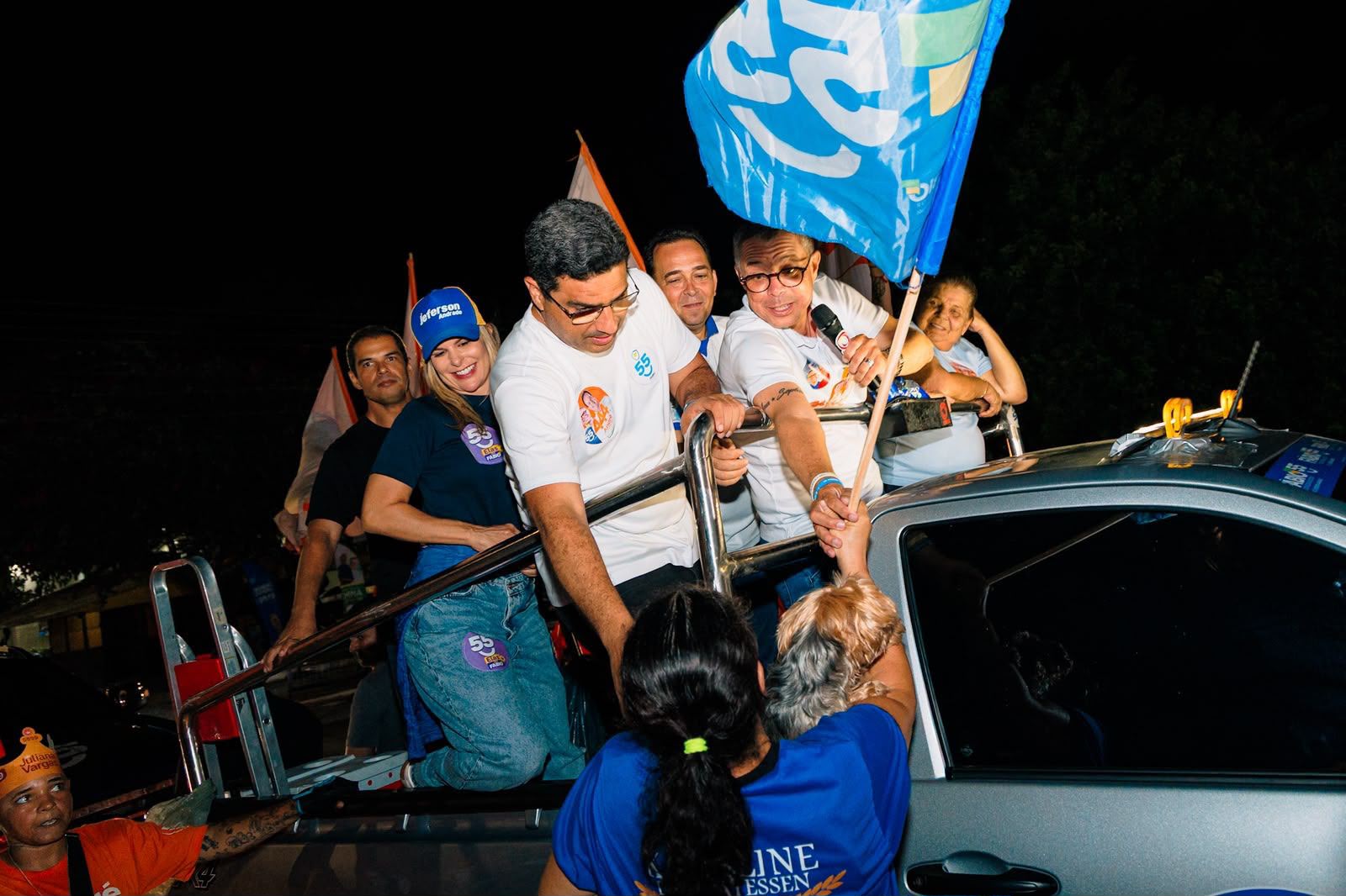 Carreata de Fábio Mitidieri percorre as ruas do bairro Jabotiana