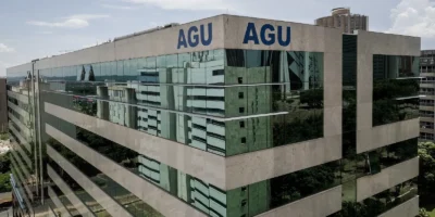 Fachin reverte afastamento do diretor da PF e AGU comemora retorno