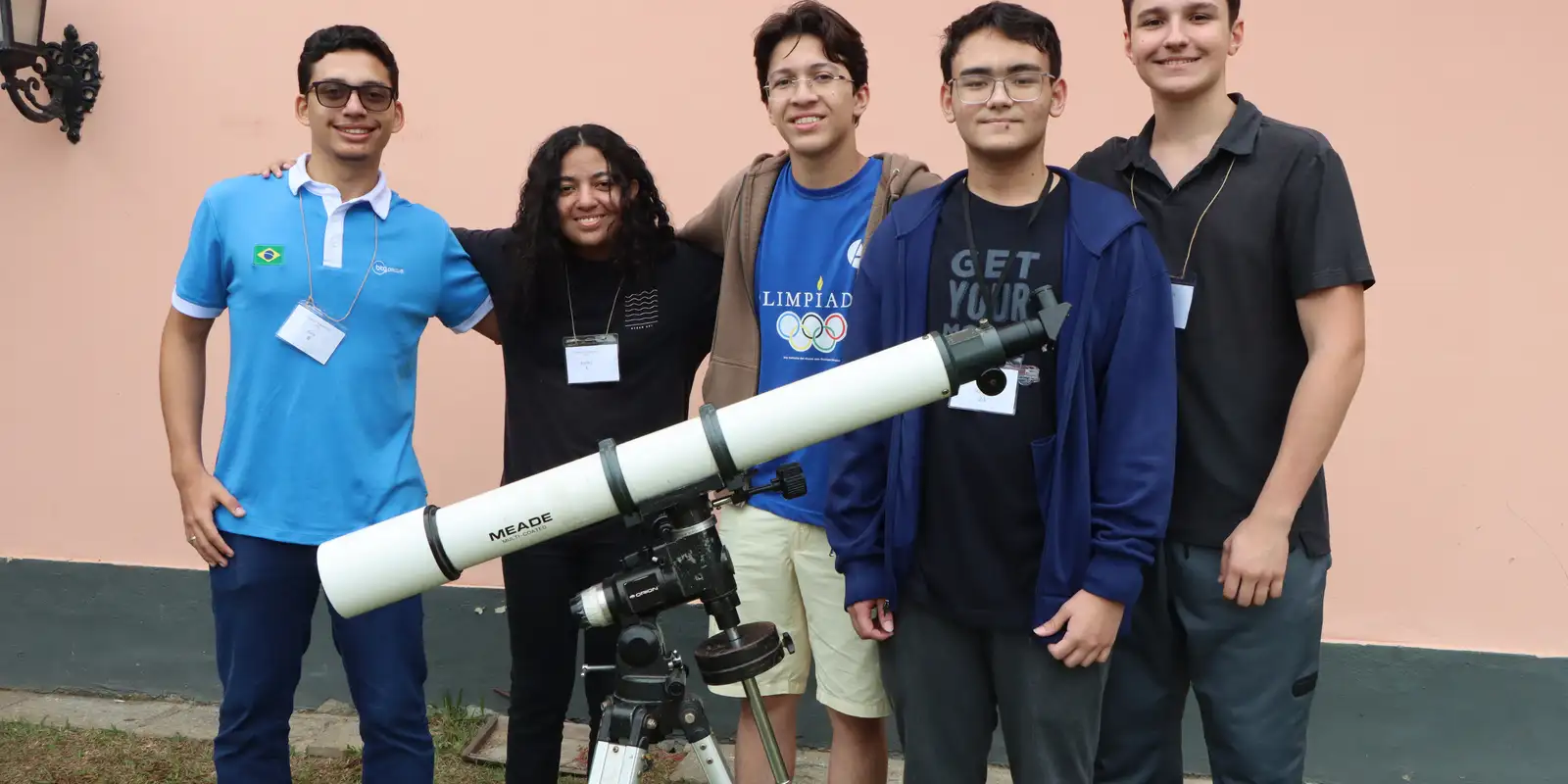 Fortaleza: estudante Biatriz embarca para Olimpíada de Astronomia em Hanói