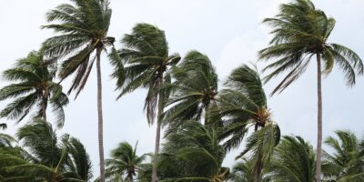 Frente fria atinge o RJ com ventos fortes e chuva; Defesa Civil alerta