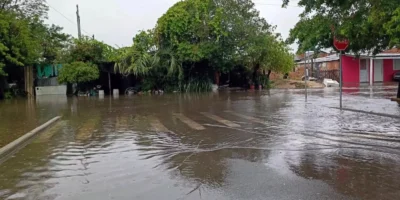 Frente fria provoca chuvas intensas e acende alerta laranja no Sudeste