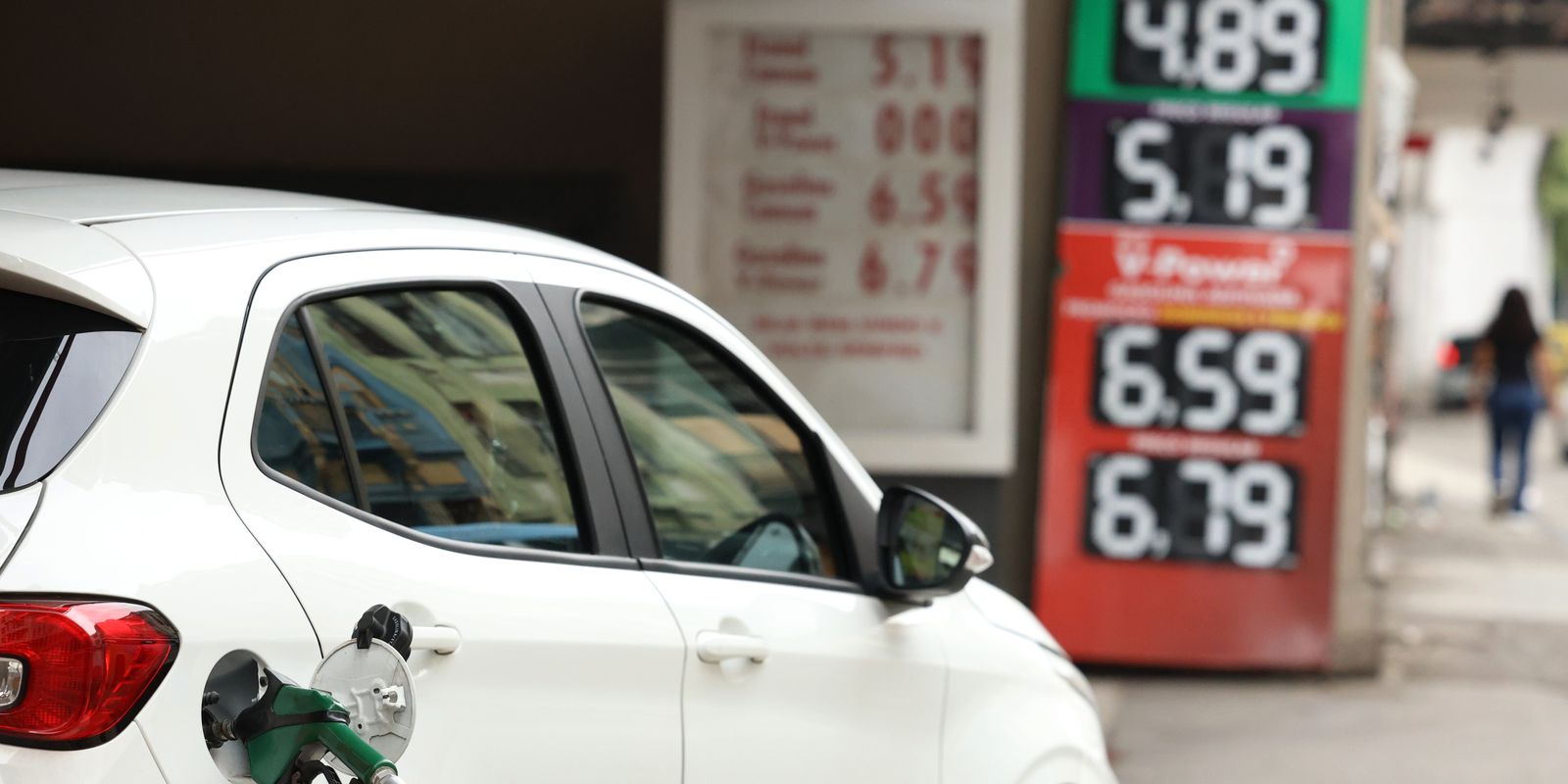 Governo anuncia pacote de R$7 bi/mês com cortes e subsídio ao diesel