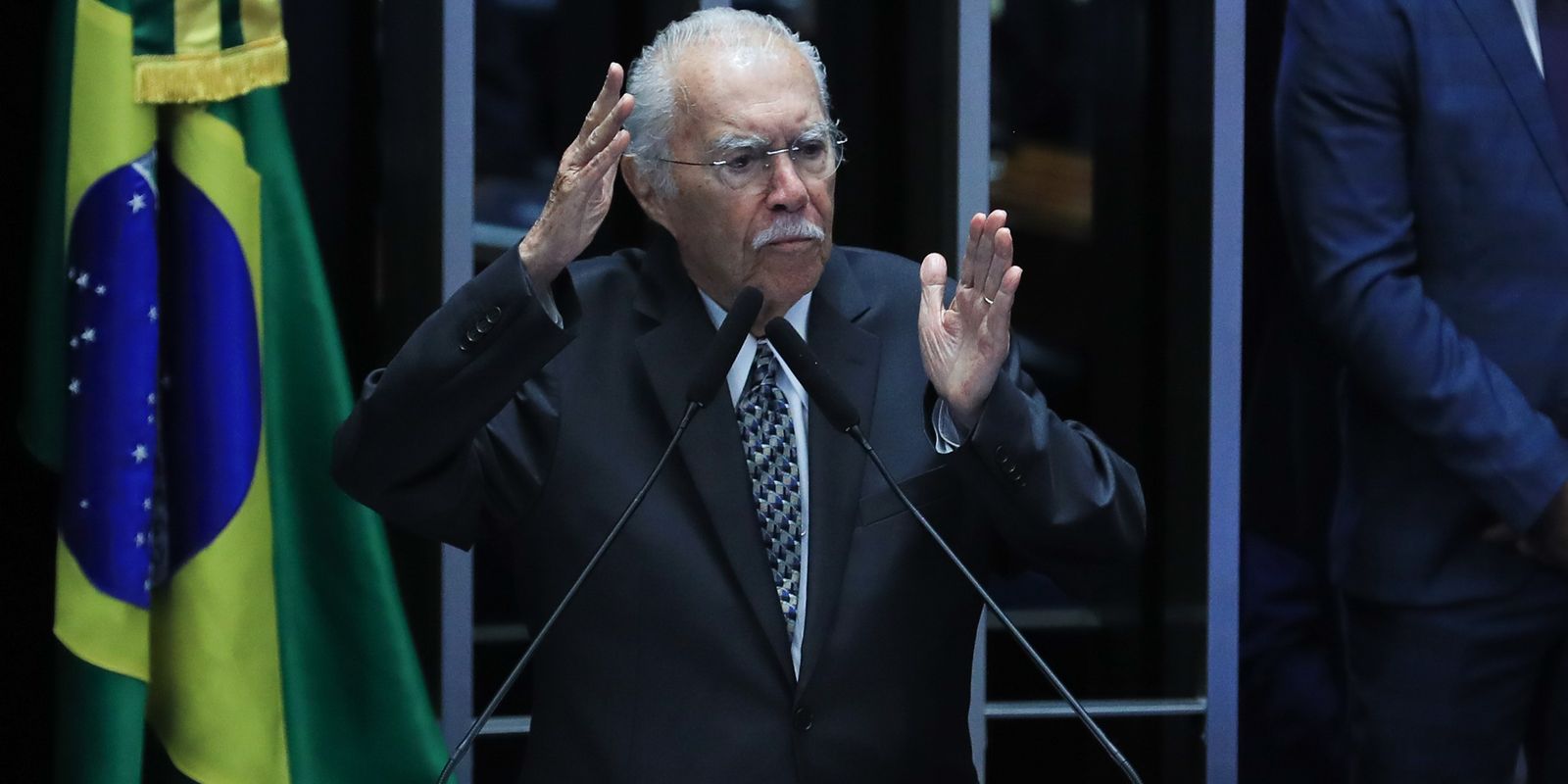 Hospital UDI confirma internação de José Sarney, 96, por pneumonia
