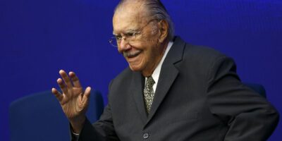José Sarney recebe tratamento para pneumonia no Sírio-Libanês (SP)