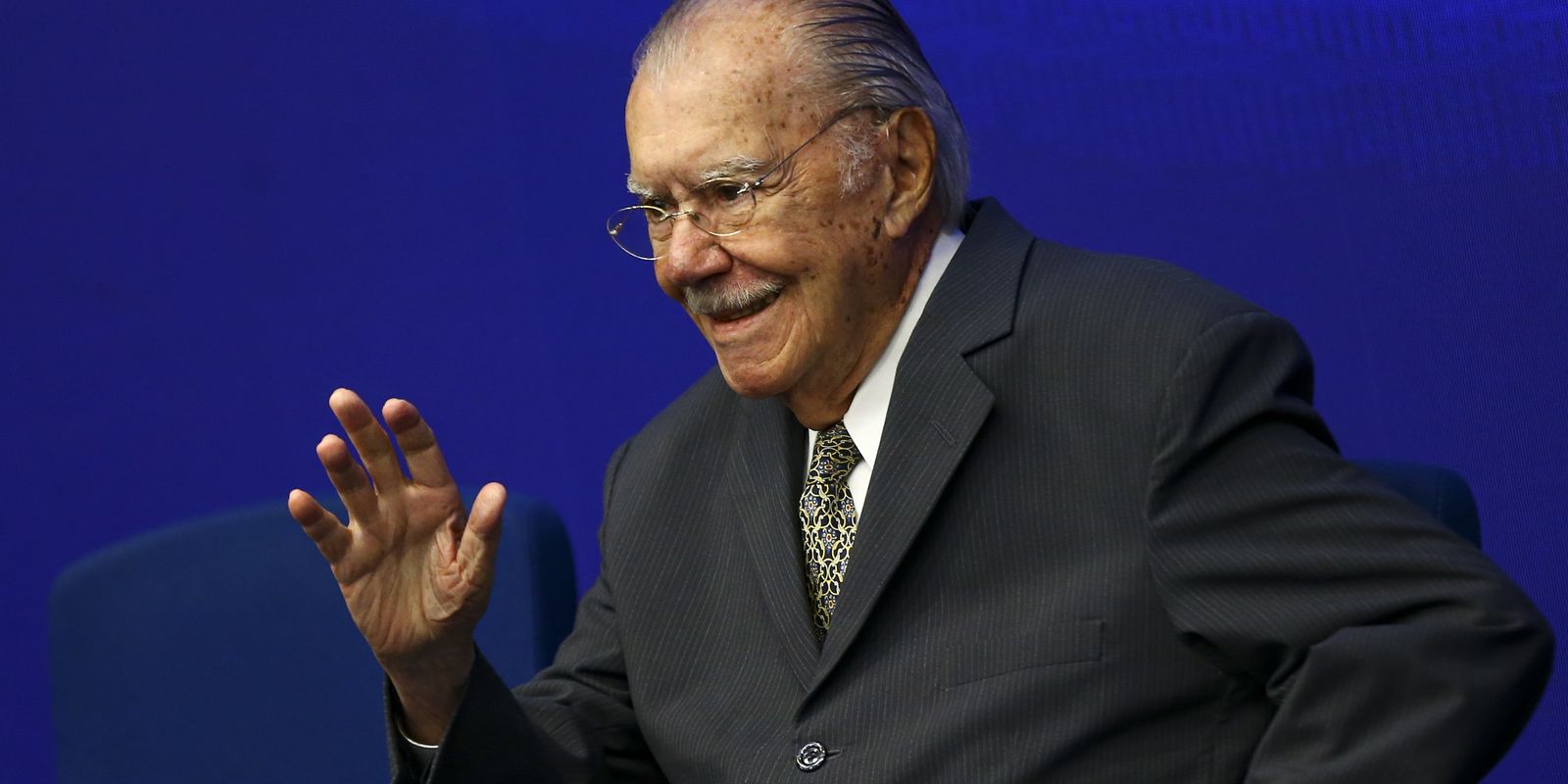 José Sarney recebe tratamento para pneumonia no Sírio-Libanês (SP)