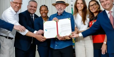 Lula sanciona lei que obriga CBF e clubes a investir no futebol feminino