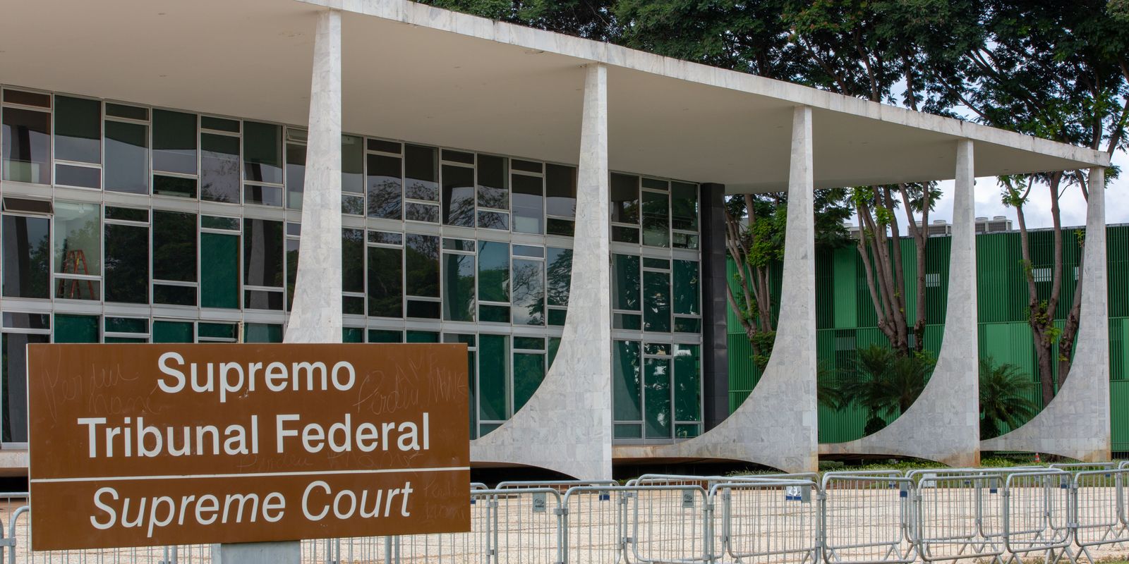 Mendes pede adiamento de sessão do STF que definirá investigação de Moraes