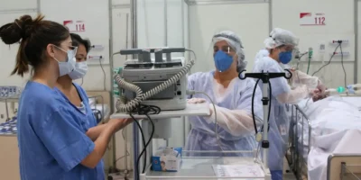 Metade dos médicos de UTI sofre esgotamento e insatisfação, diz pesquisa