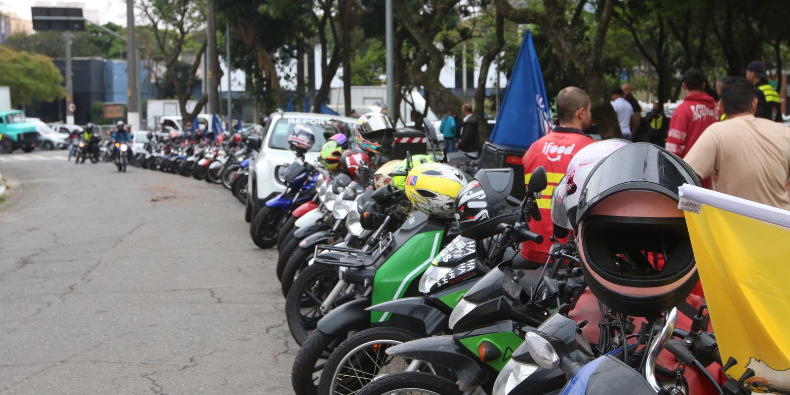Motociclistas de aplicativo ficam sem previdência: 4 em cada 5 desprotegidos