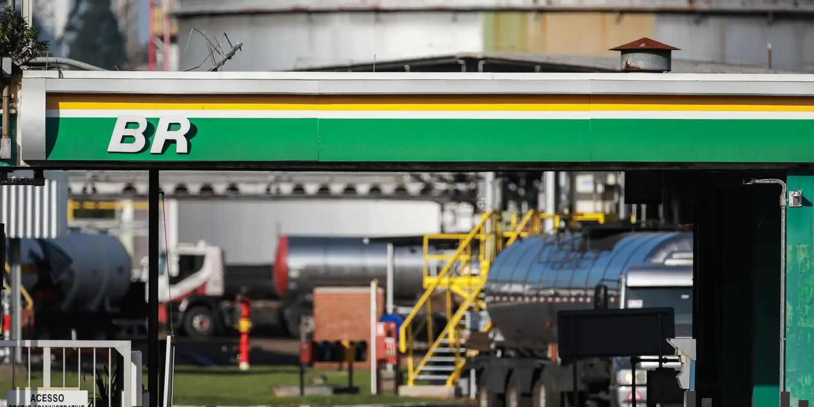 Petrobras sobe diesel R$1; portaria federal neutraliza aumento