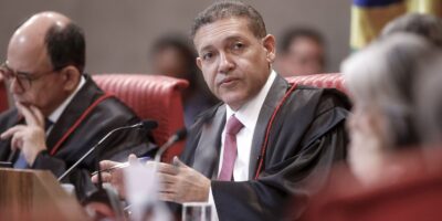 Presidente do TSE manda ofício ao STF por sobreposição de competência