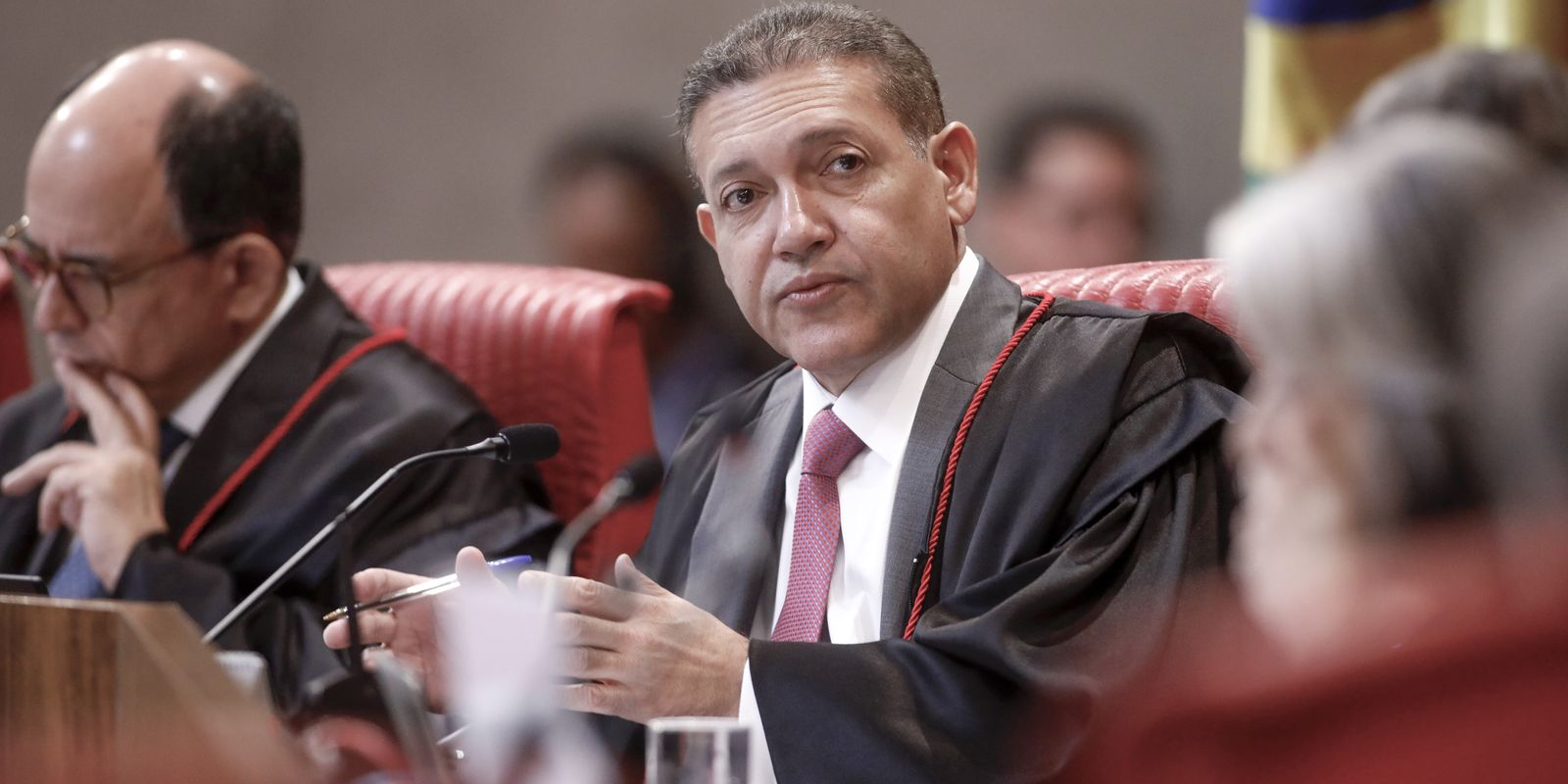Presidente do TSE manda ofício ao STF por sobreposição de competência