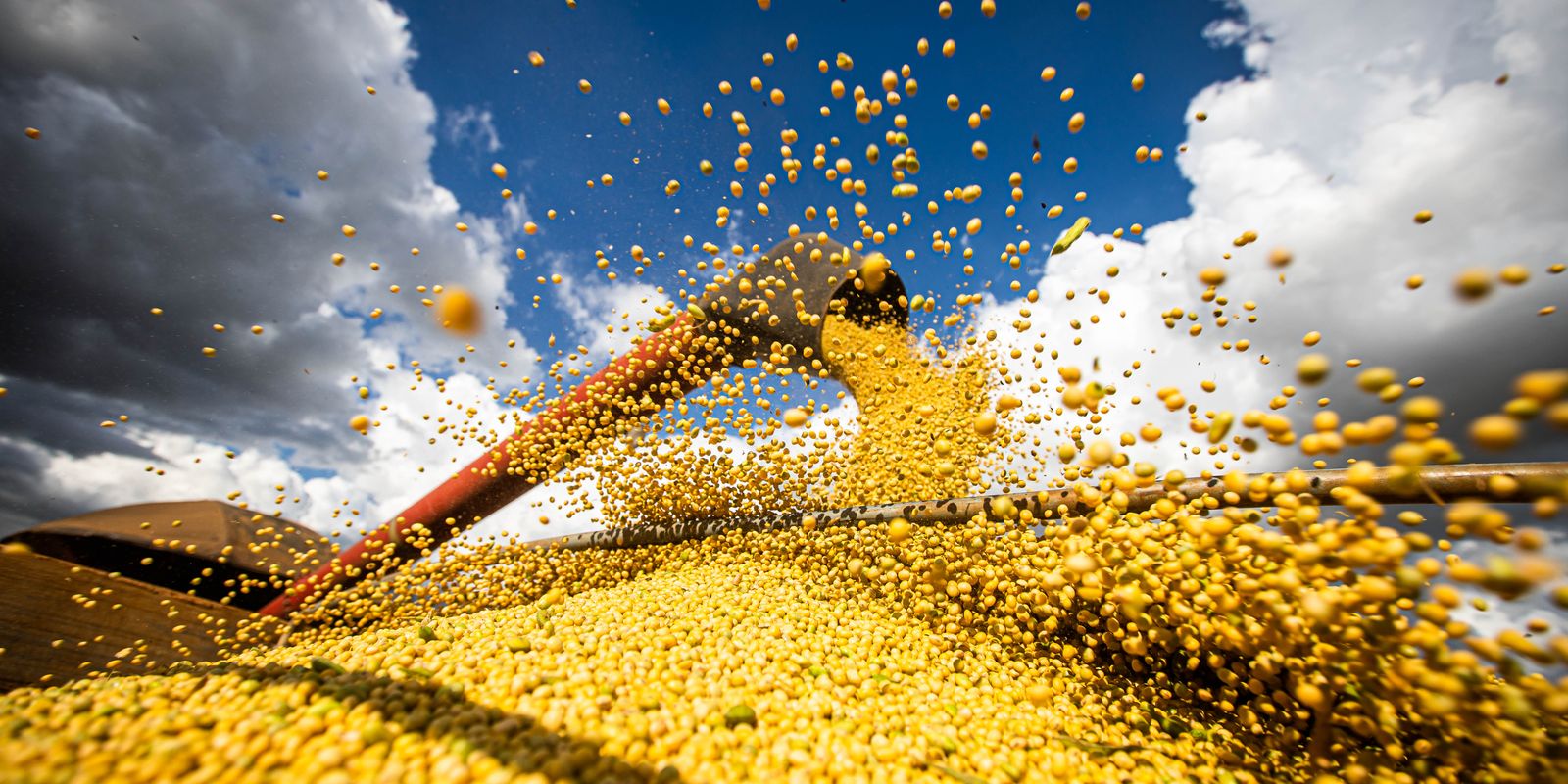 Produção agrícola cresce 18% e alcança R$ 927,2 bi em 2025