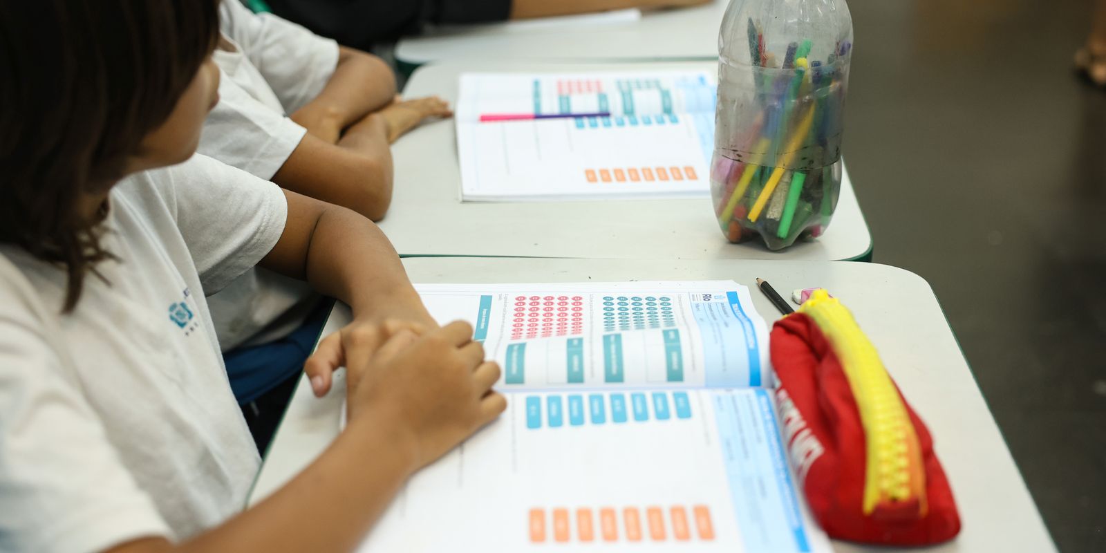 Professores decidem nesta sexta livros para 1º ao 5º do ensino fundamental
