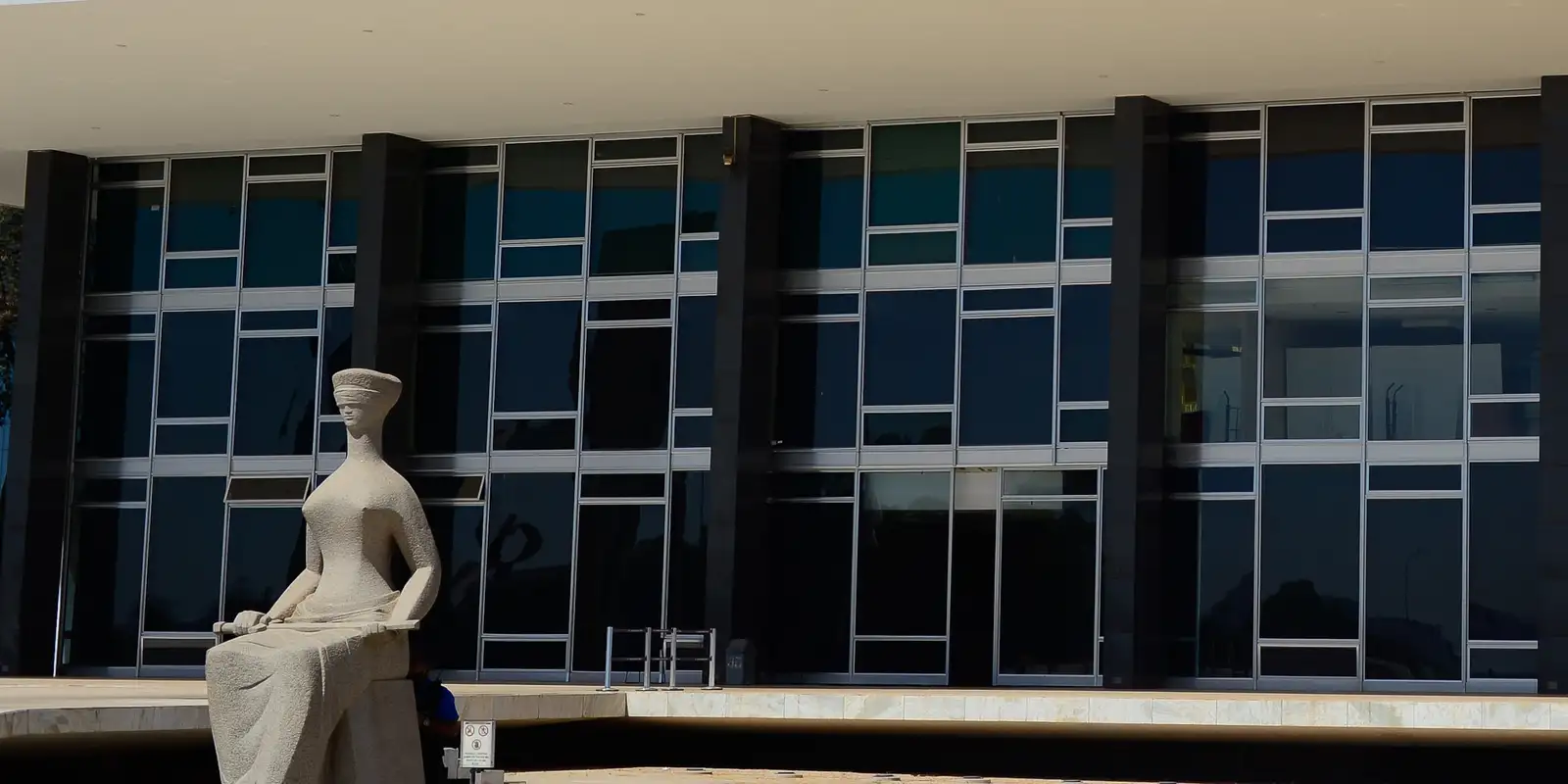 STF transmite ao vivo sessão que analisa conversas entre Moraes e Vorcaro