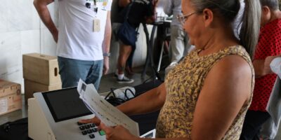 TRE-RJ inicia entrega de 1,4 milhão de colas eleitorais para 2026