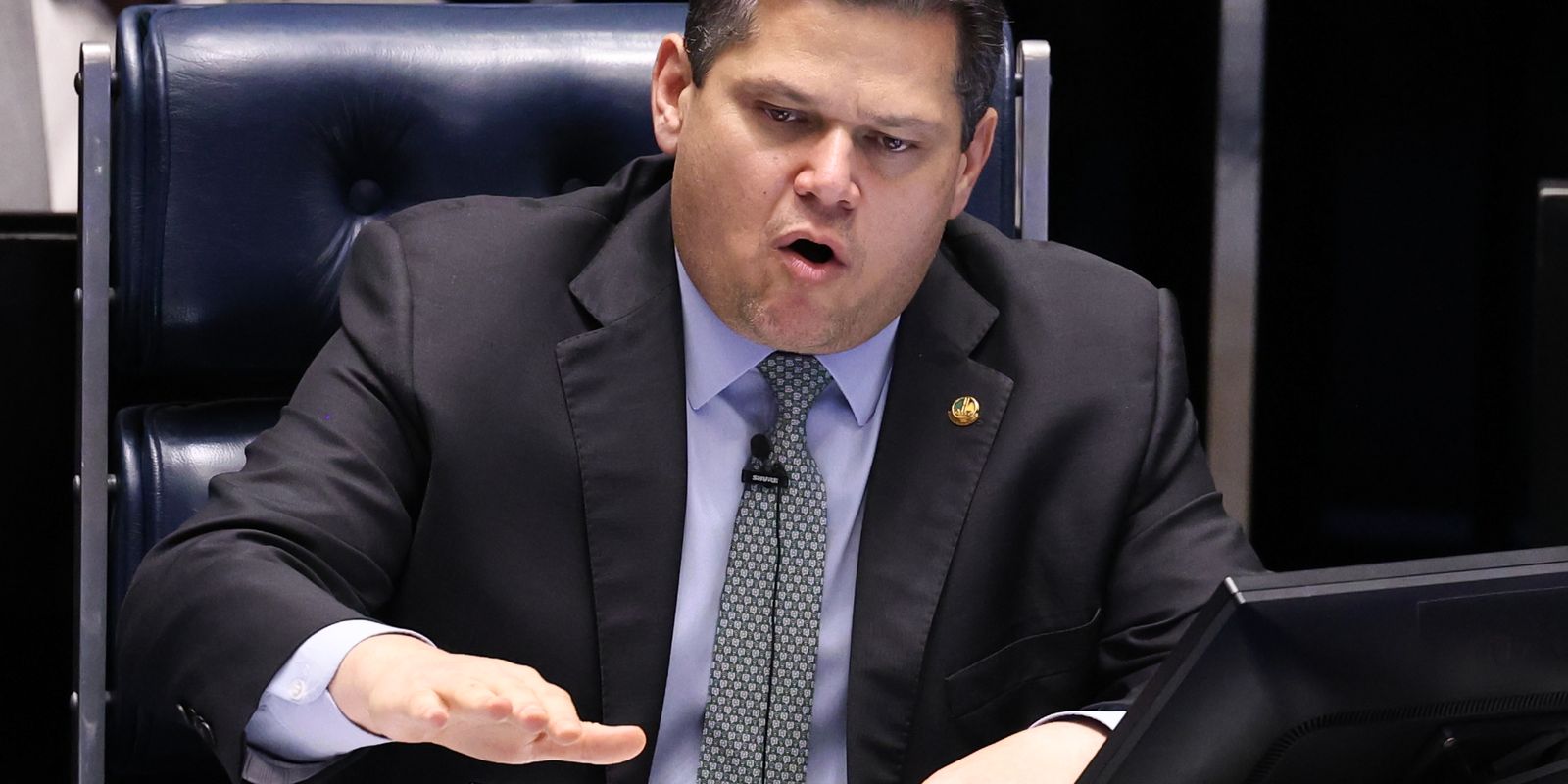 Alcolumbre anuncia fim da escala 6x1 e nova aposentadoria para ACS/ACE