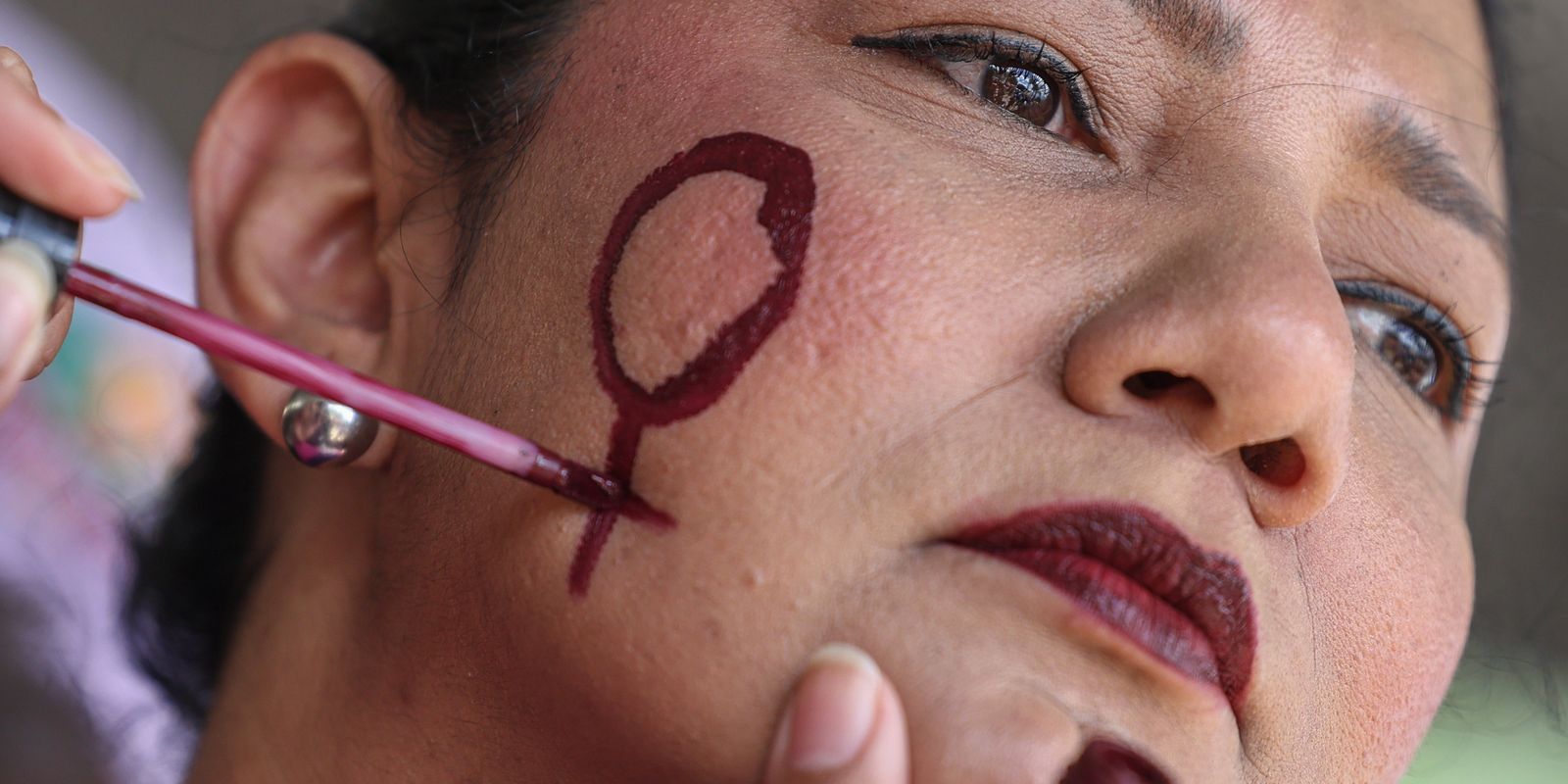 Casos de violência política de gênero disparam 11 vezes entre 2022 e 2026