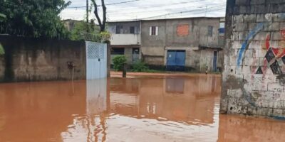 Chuva alaga Itapevi e transfere votação de duas seções para outra escola