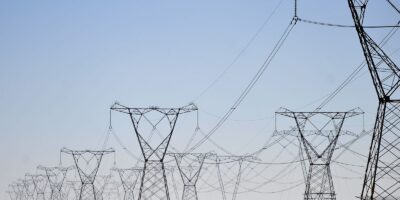Distribuidoras garantem energia nas urnas com plantões e prioridade