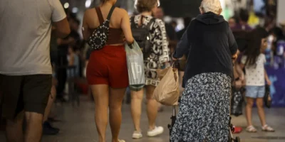 Economistas: corte amplo obrigará reduzir programas sociais e benefícios