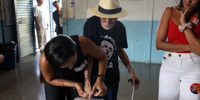 Eleitores de todas as idades votam hoje em Brasília e no Varjão