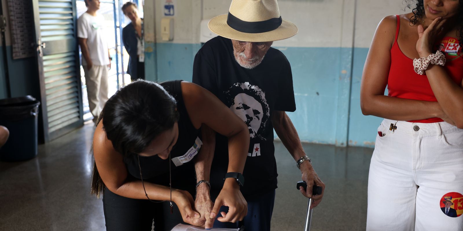 Eleitores de todas as idades votam hoje em Brasília e no Varjão