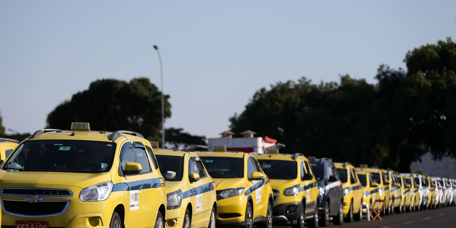 Fazenda autoriza R$30 bi para financiar carros de motoristas e taxistas