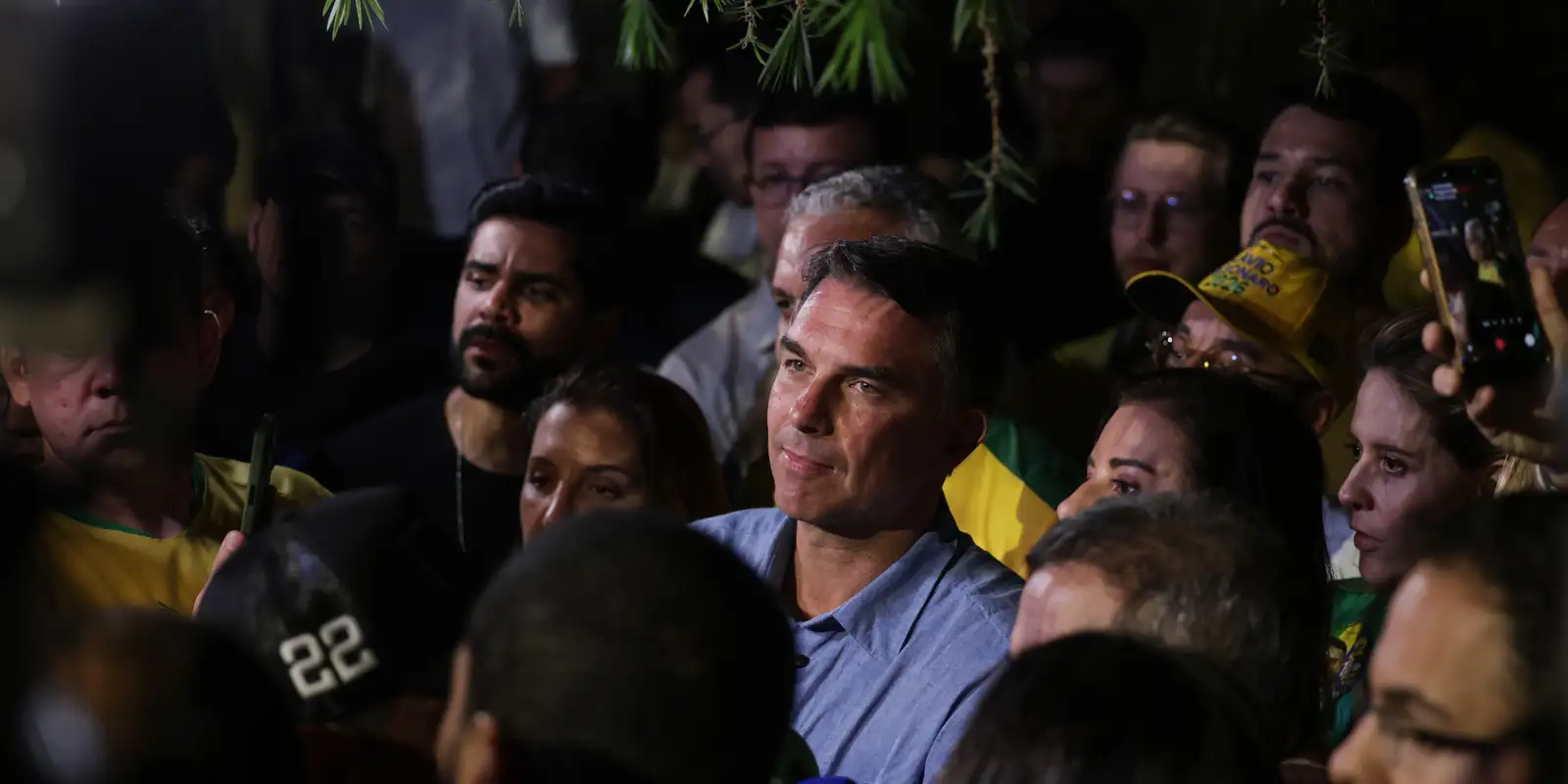 Flávio Bolsonaro aceita liberar sigilos se Lula ampliar os dele
