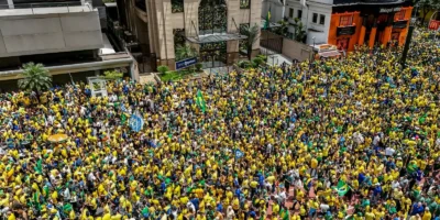 Flávio Bolsonaro anuncia quatro indicações ao STF e alude a anistia