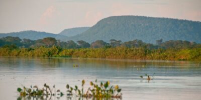 Frentes de chuva atingem grande parte do país e mantêm alerta até sexta