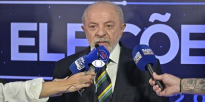Lula autoriza quebra de sigilos próprios e de familiares se Flávio aceitar