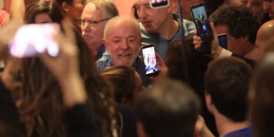 Lula promete regular plataformas após denunciar intromissão estrangeira