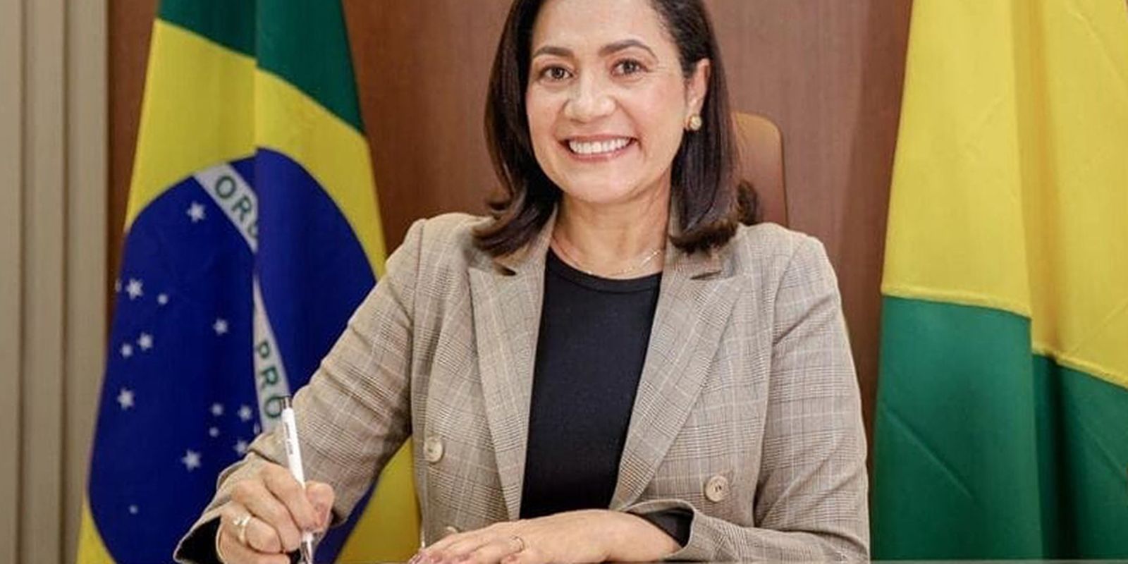 Mailza Assis confirma reeleição no Acre com 66,16% dos votos