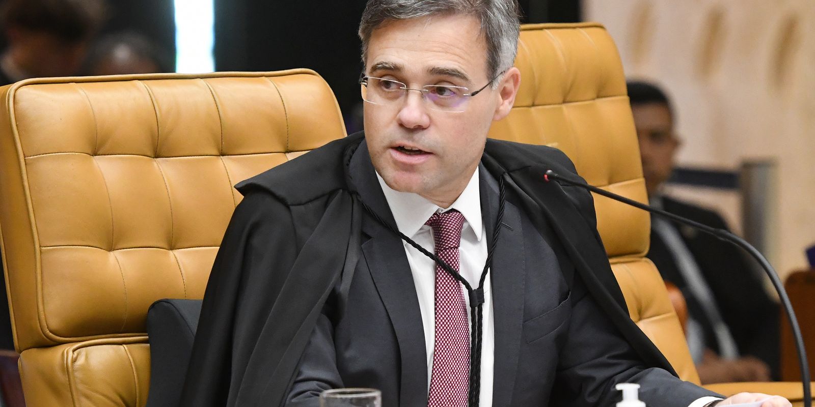 Mendonça ordena remoção de vídeo que atribuía propostas a Flávio Bolsonaro