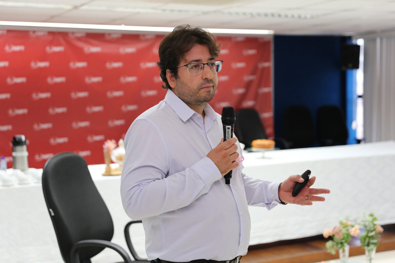 Membros, servidores, estagiários e terceirizados acompanharam a palestra
