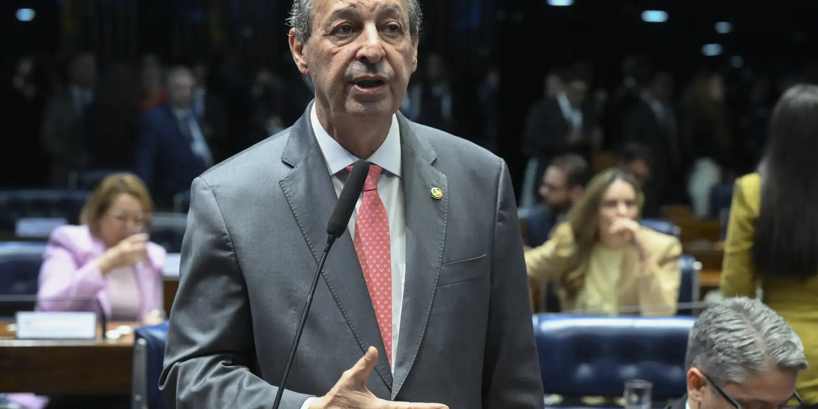 Omar Aziz vence e é eleito governador do Amazonas com 59,96% dos votos