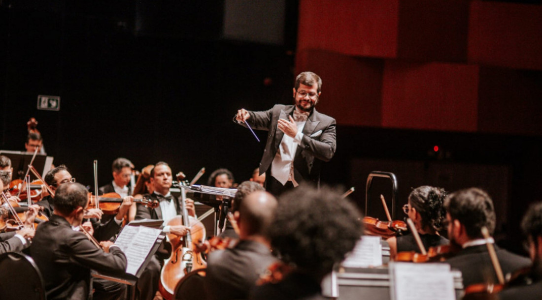 Orquestra Sinfônica de Sergipe durante concerto no Teatro Tobias Barreto