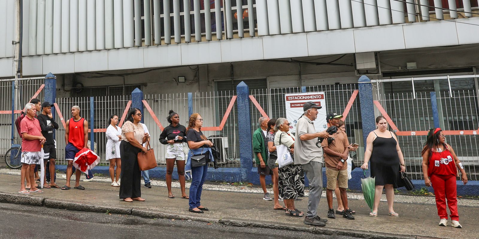 PM é preso ao fotografar e vender voto em Três Rios