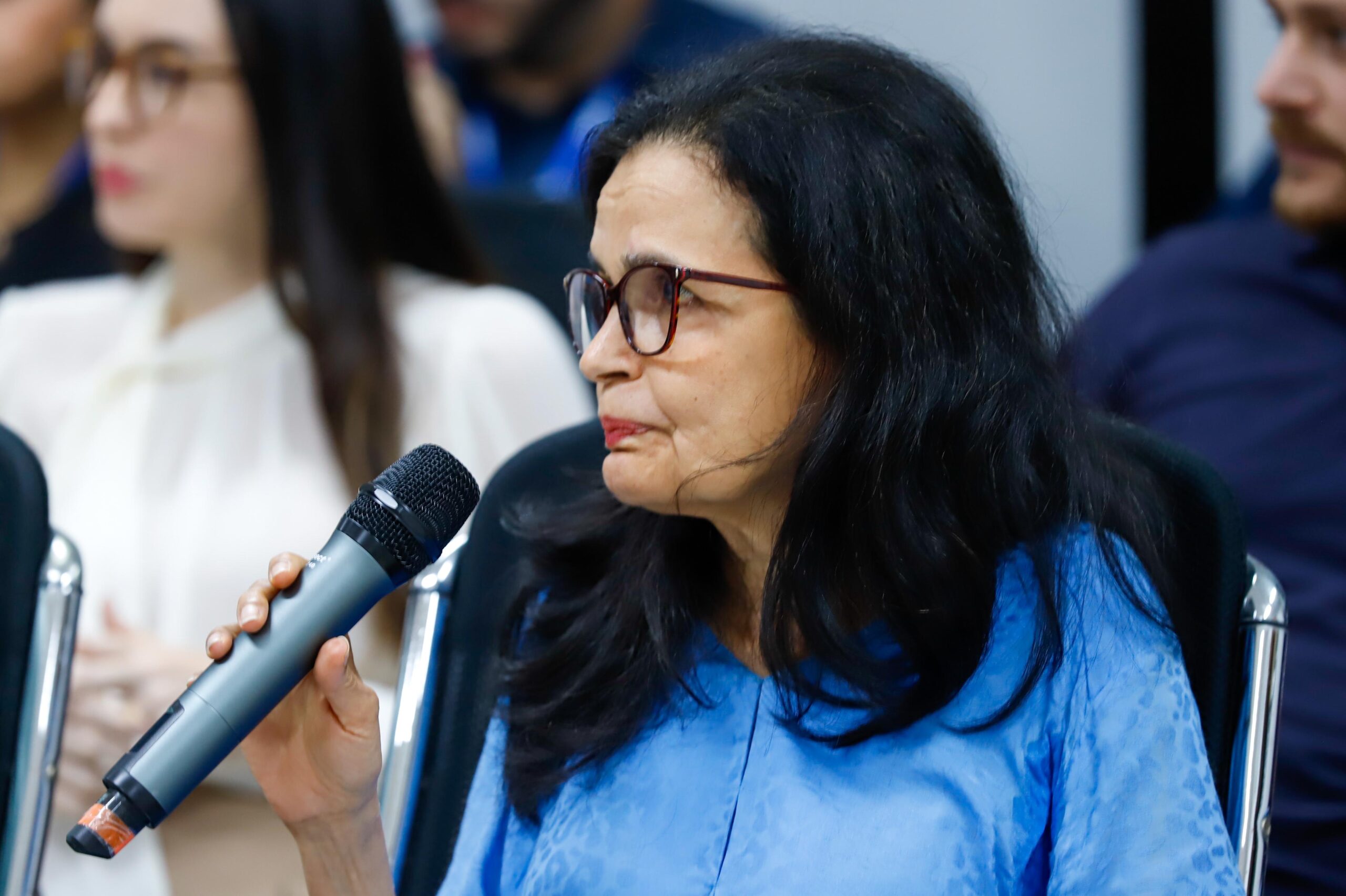 Participante acompanha discussão sobre prevenção à estiagem