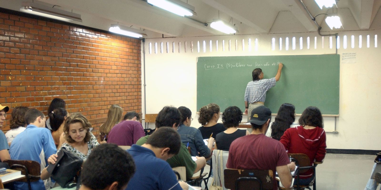 Professores podem se inscrever para elaborar questões do Enade 2027